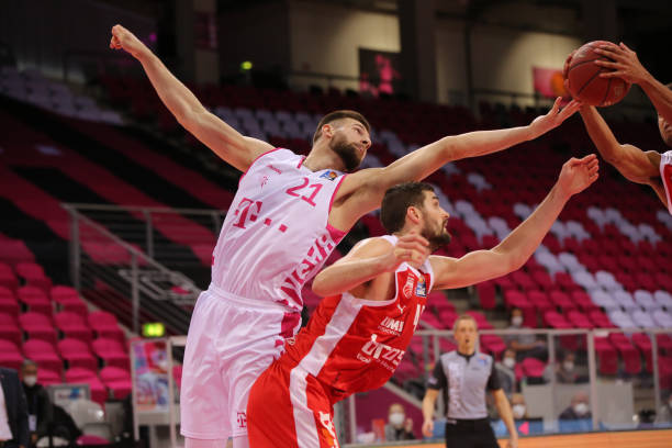 德拉富恩特 德拉富恩特