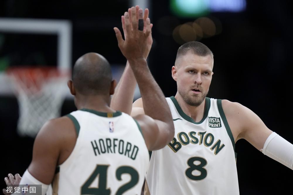 以敏捷的突 以敏捷的突